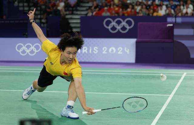 1722863212235004274.jpg 巴黎奥运会丨羽毛球——女单决赛:何冰娇对阵安洗莹XxjpseC009731_20240805_MVPFN0A001.jpg